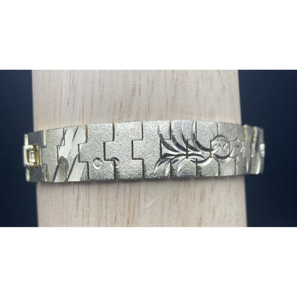 Vintage Gold Plated Link ID Bracelet Etched Fish Floral Signed LC Unisex 7.5x.5" - Picture 3 of 14